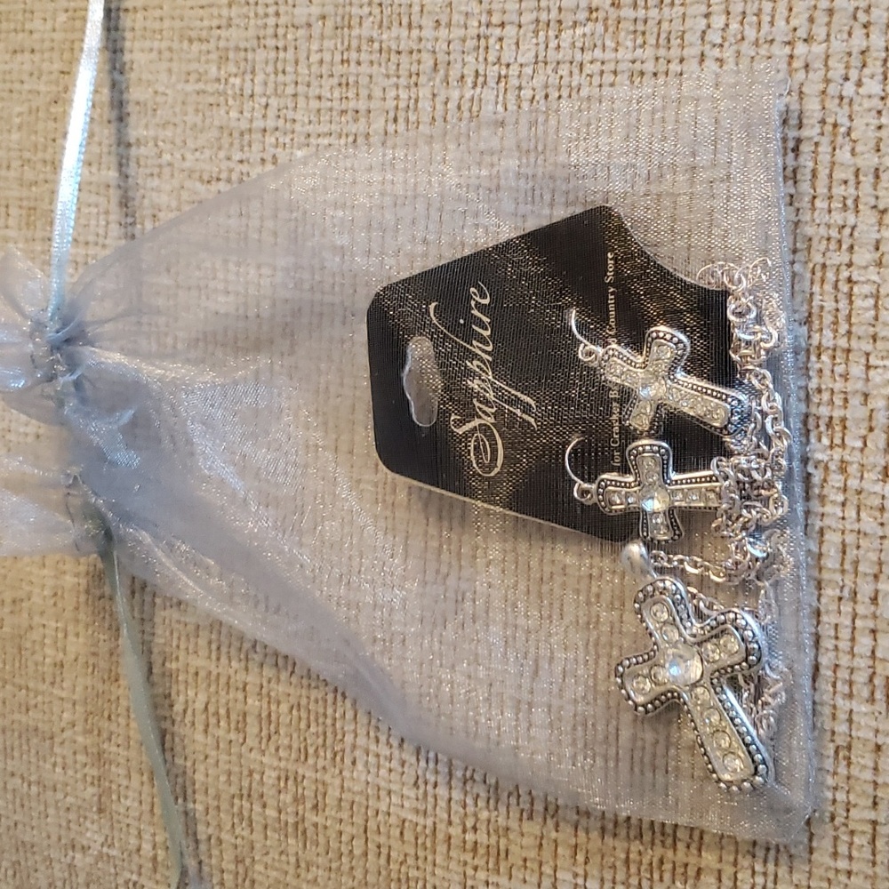 Costume Jewerly Necklace & Earrings - Picture 10 of 10